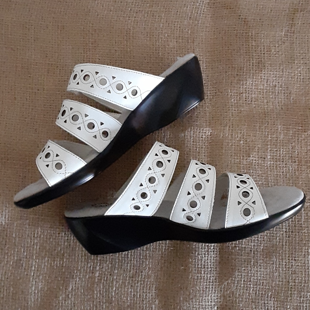 Walking Cradles sandals